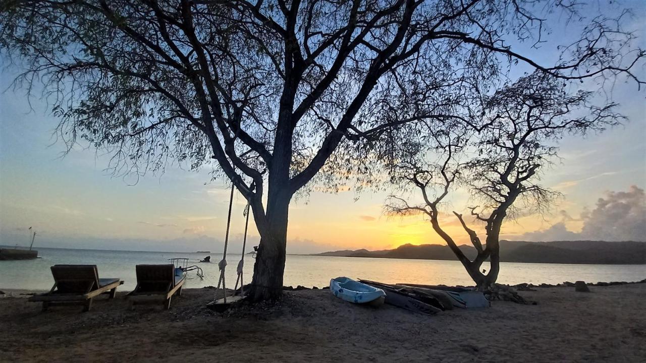 Thamarind Resort Gili Gede Bagian luar foto